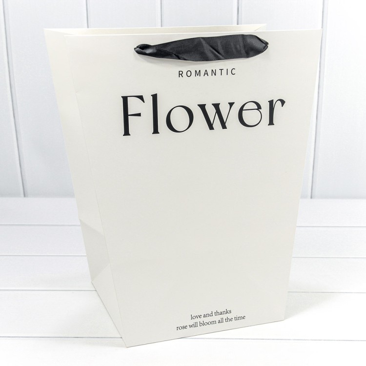 000179CQ Пакет подарочный "Romantic Flower" Белый 30*35*20 210г 1/10 1/200 000179CQ Пакет подарочный "Romantic Flower" Белый 30*35*20 210г 1/10 1/200